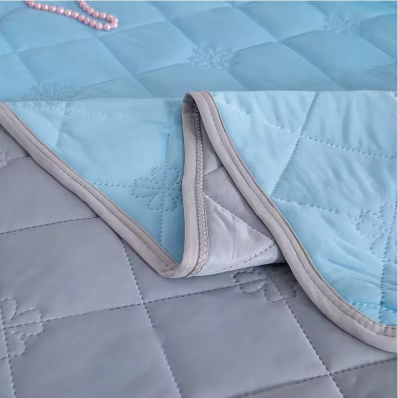 Cooling Blanket – Soft, Breathable, Lightweight Summer Quilt
