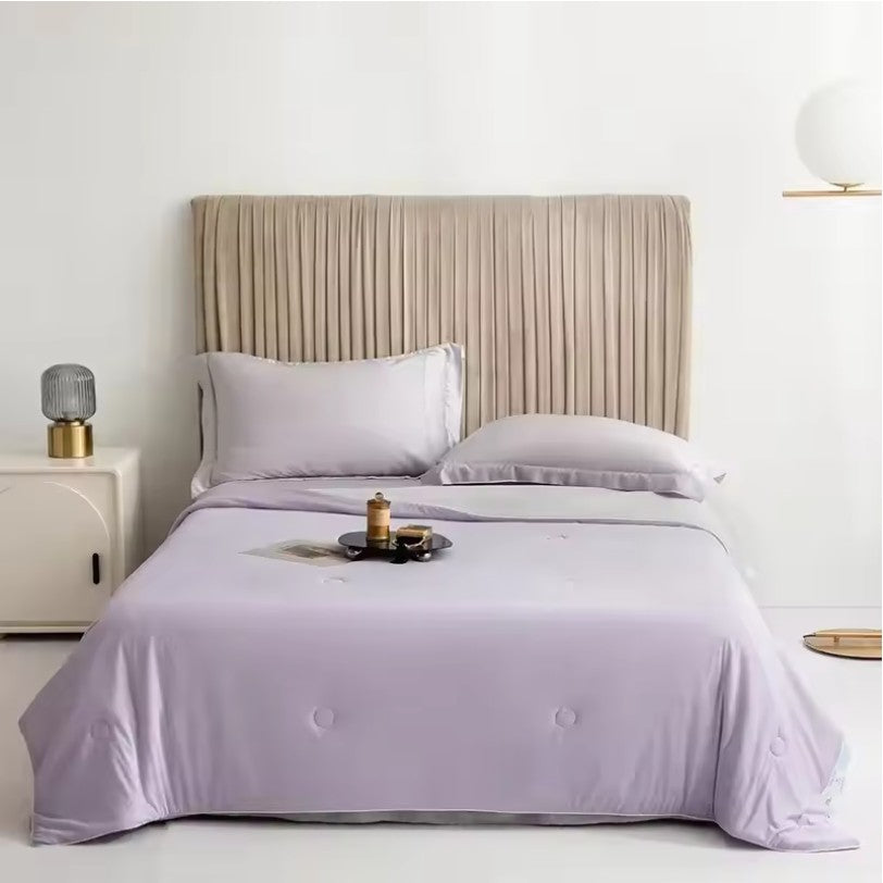 Double-Sided Cooling Blanket – Silky Lightweight Summer Quilt