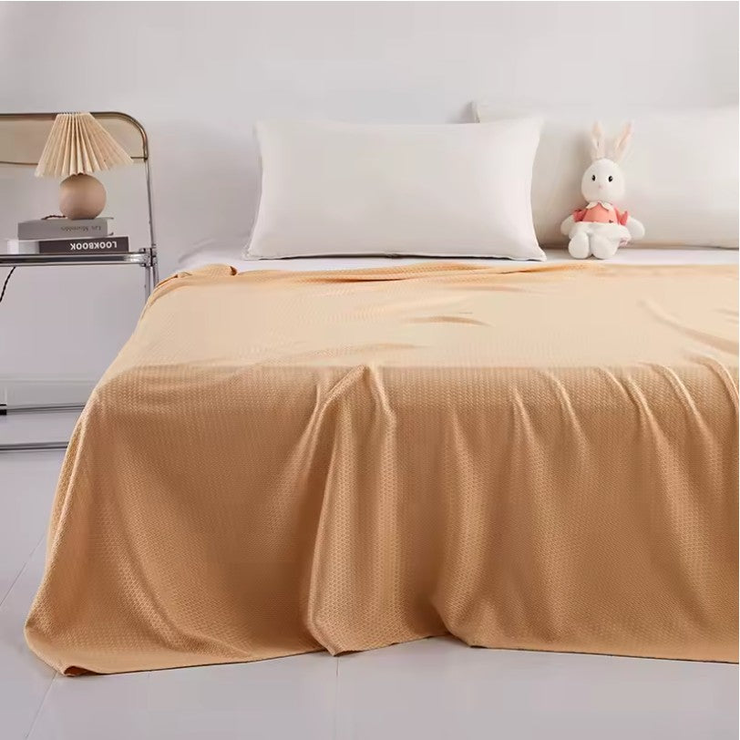 Summer Cooling Blanket – Soft & Lightweight Quilt
